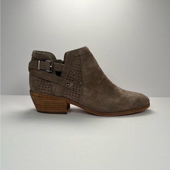 Vince Camuto Pamma Side Zip Suede Bootie w/ Buckle Detail - tan, size 10 - Picture 4 of 10